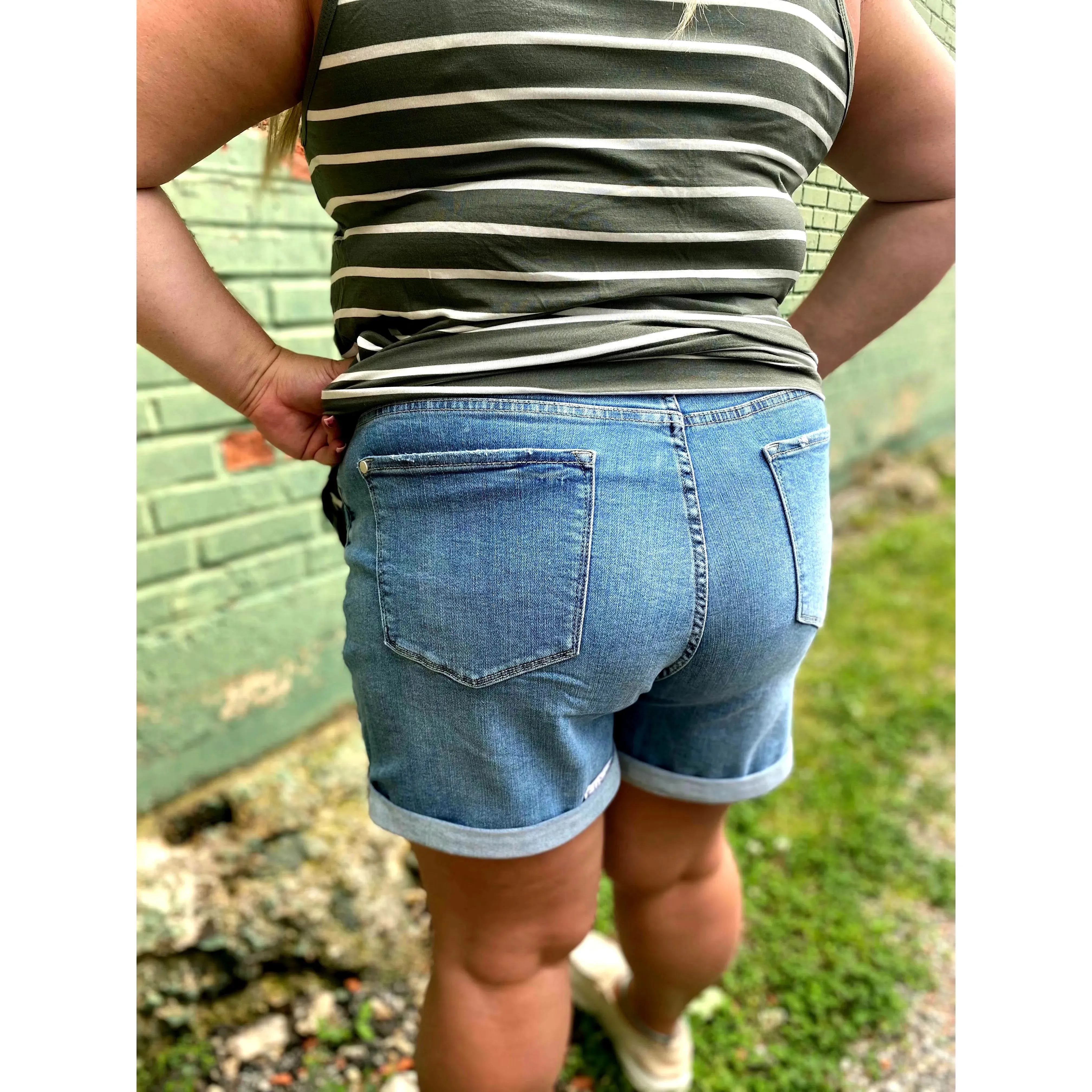 Curvy :: High Rise Shorts