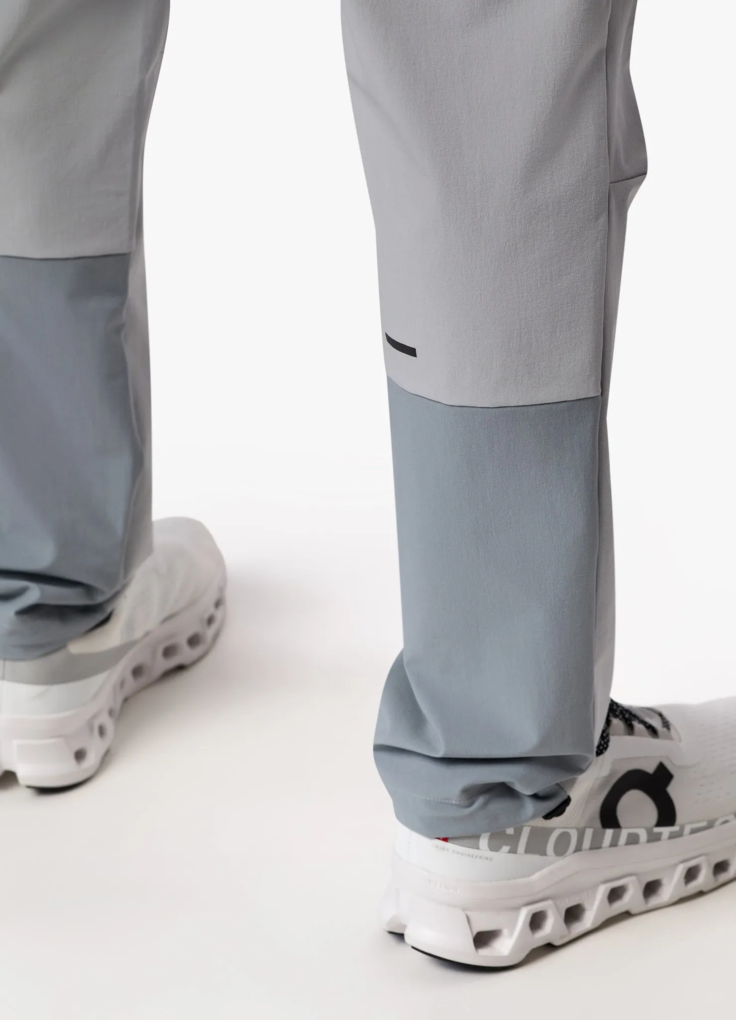 Gym King React Woven Pant - Light Grey